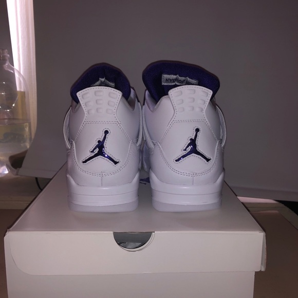 Air Jordan 4 metallic purple